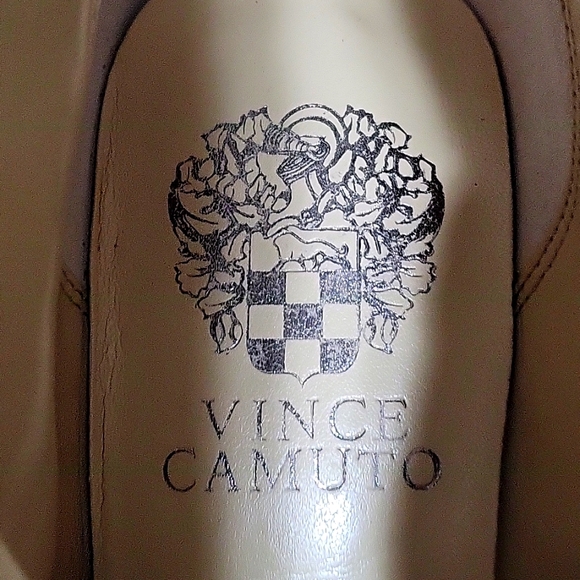 Vince Camuto velvet bootie - Picture 6 of 8